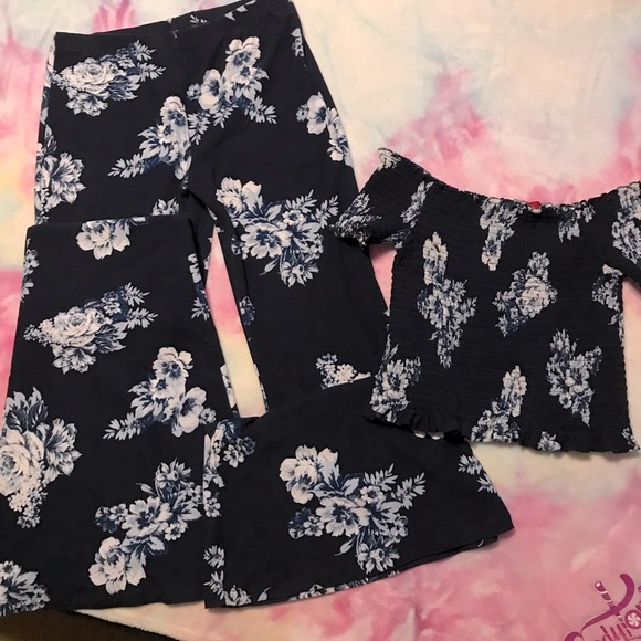 Hot Kiss Tops - 🧿  Blue floral Matching Two piece outfit. Pants with top🧿
